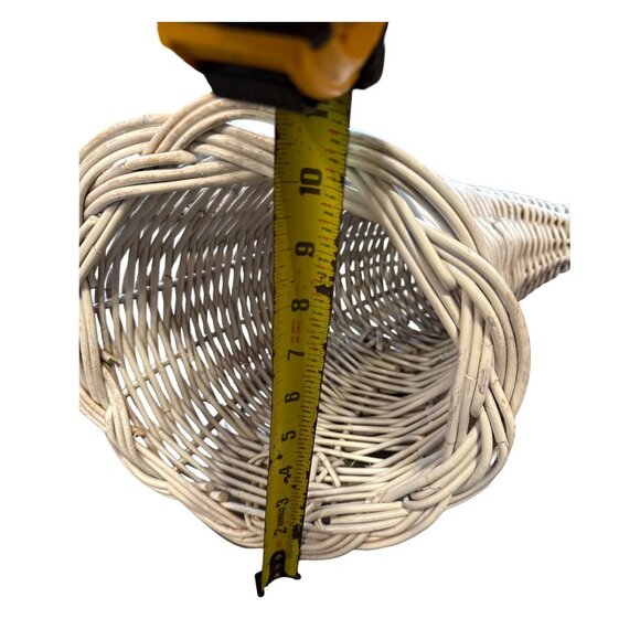 Vintage White Wicker Cornucopia Basket Handwoven Decorative Display 15-Inch Leng - Picture 5 of 5